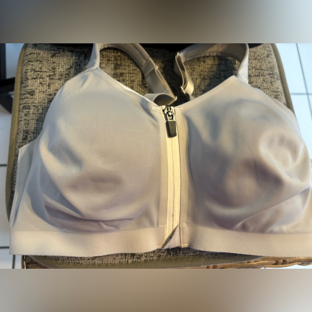 Victoria's Secret 36DDD 2-Layer Sport Bras-set of 4-pink, white, black, leopard - Picture 9 of 16